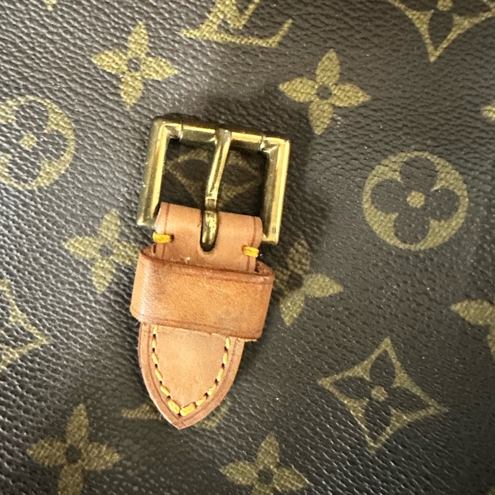 Authentic Louis Vuitton - Picture 5 of 8